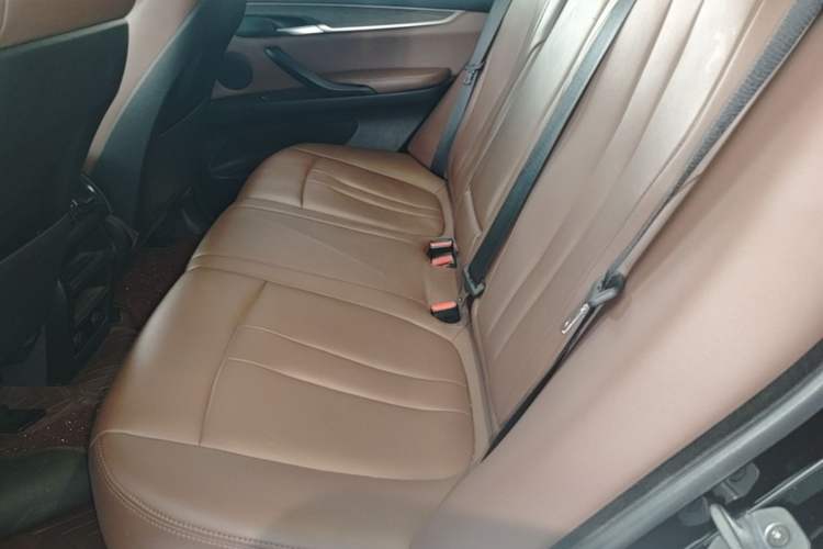 Used BMW X5 2017 xDrive35i Standard Model U.S. Specification Left Rear Seat