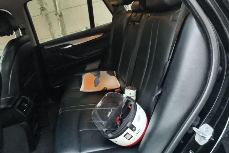 Used BMW X5 2017 xDrive35i Middle East Left Rear Seat