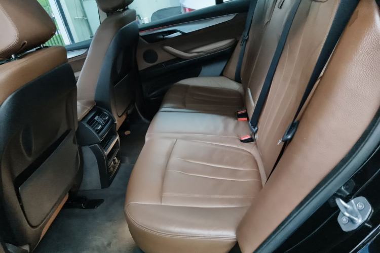Used BMW X5  Left Rear Seat
