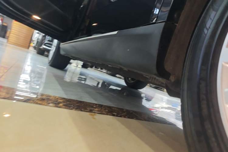 Used BMW X5 2017 xDrive28i Left Side Sill