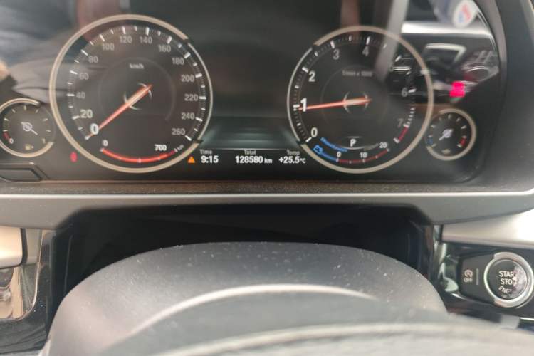 Used BMW X5  Odometer Close Up