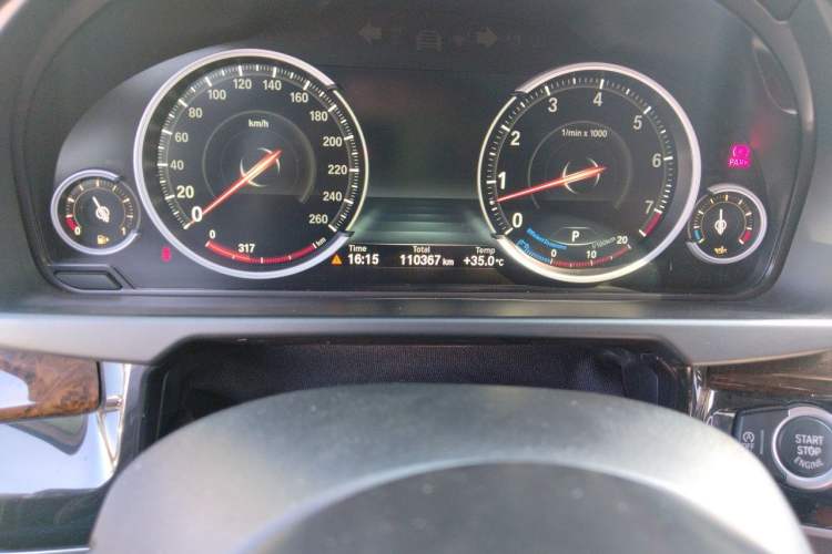 Used BMW X5 2017 xDrive35i Elegant Edition Odometer Close Up