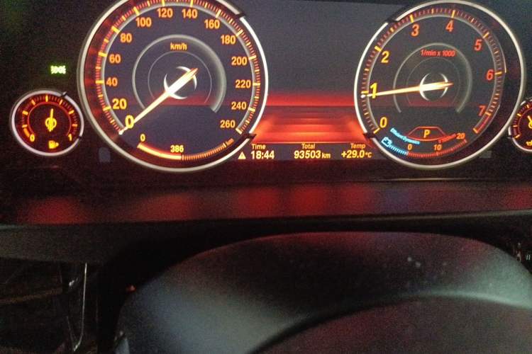 Used BMW X5 2017 xDrive35i Middle East Odometer Close Up