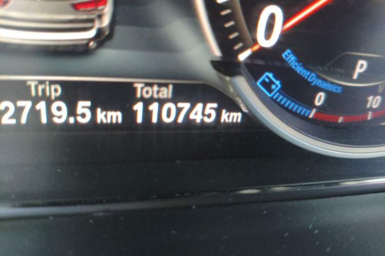 Used BMW X5 2017 xDrive28i Odometer Close Up