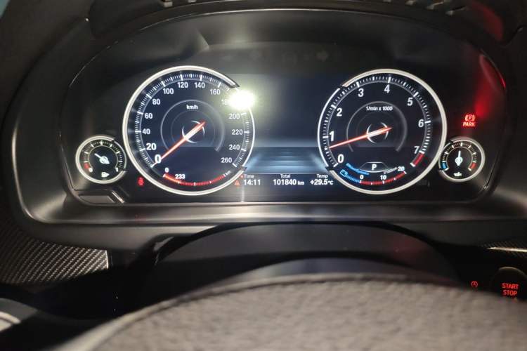 Used BMW X5  Odometer Close Up