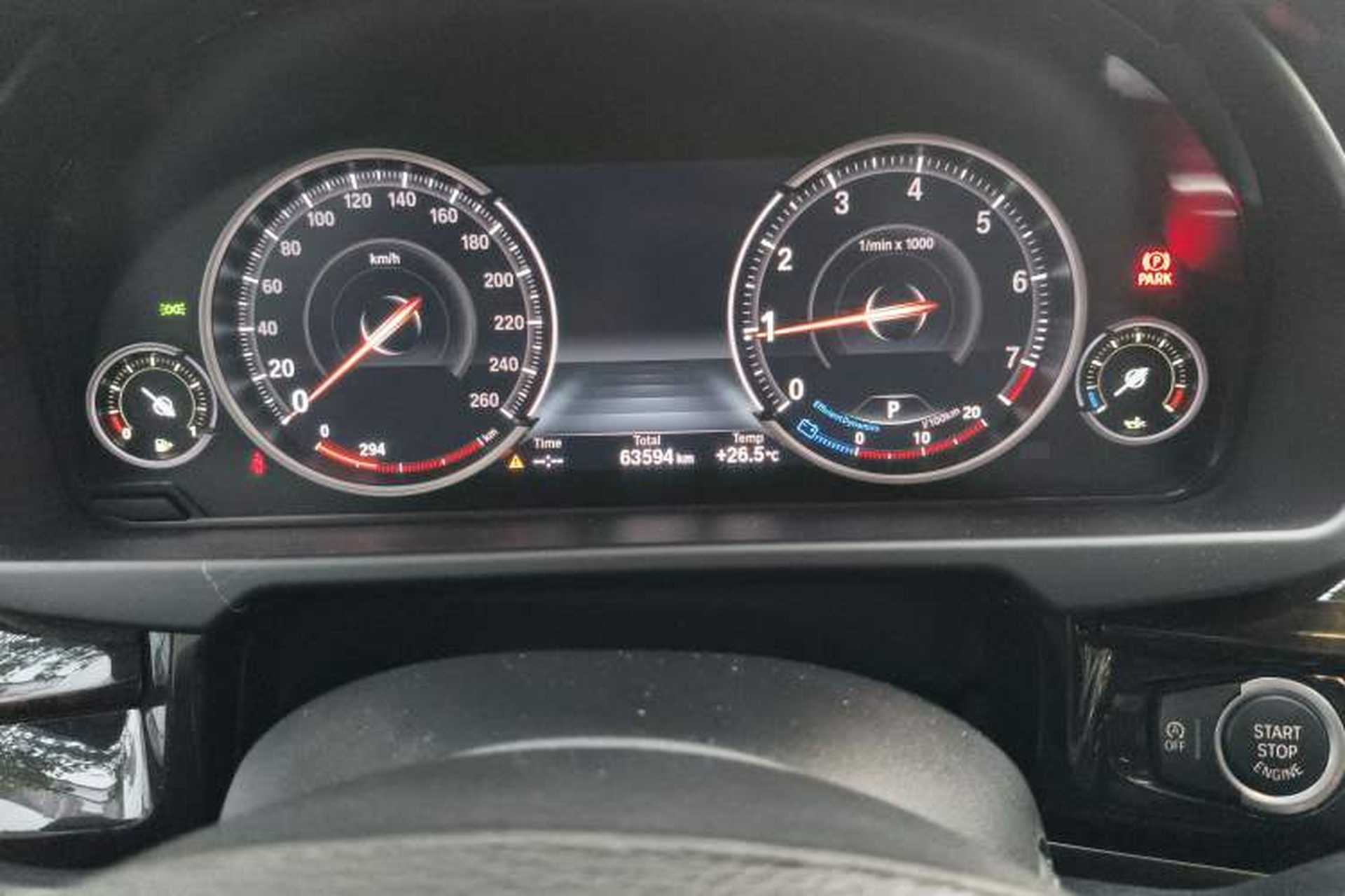Used BMW X5 2017 xDrive28i Odometer Close Up