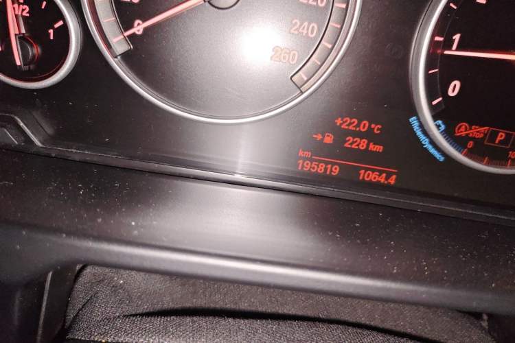 Used BMW X5 2017 xDrive28i Odometer Close Up