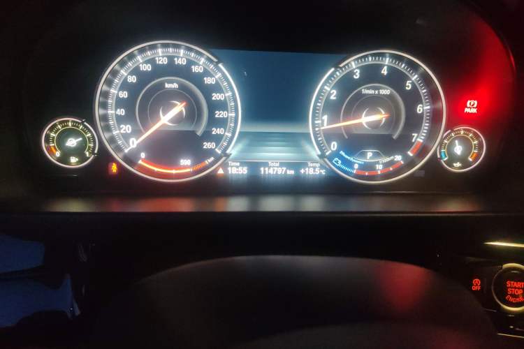 Used BMW X5 2017 xDrive28i Odometer Close Up