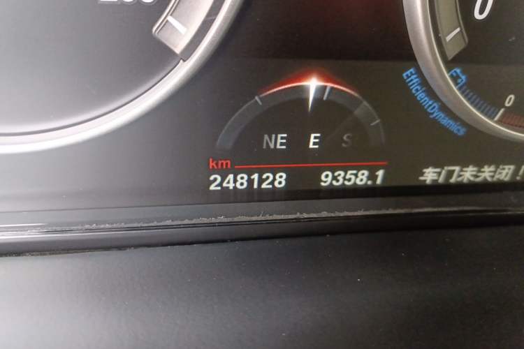 Used BMW X5 2017 xDrive28i Odometer Close Up