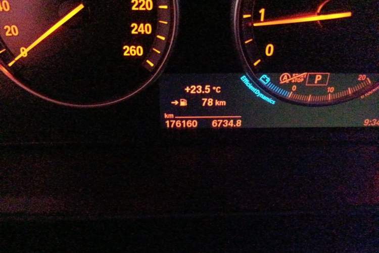 Used BMW X5 2017 xDrive28i Odometer Close Up