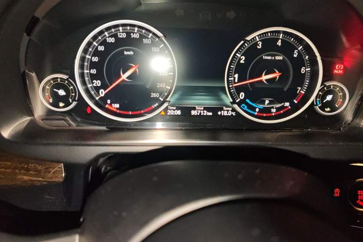 Used BMW X5  Odometer Close Up