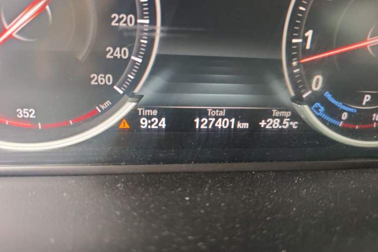 Used BMW X5 2017 xDrive35i Elegant Edition Odometer Close Up