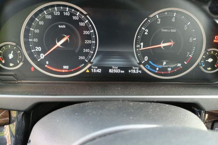 Used BMW X5 2017 xDrive28i Odometer Close Up