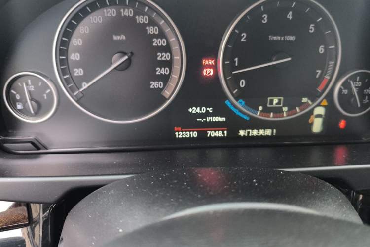Used BMW X5 2017 xDrive35i Elegant Edition Odometer Close Up