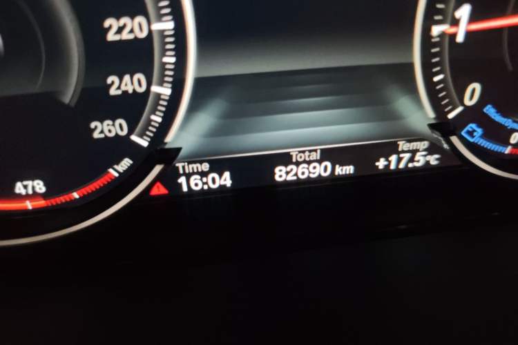 Used BMW X5 2017 xDrive35i Elegant Edition Odometer Close Up