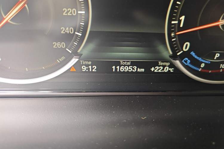 Used BMW X5 2017 xDrive35i Leading Model Odometer Close Up