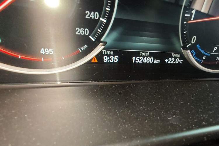 Used BMW X5 2017 xDrive28i Odometer Close Up