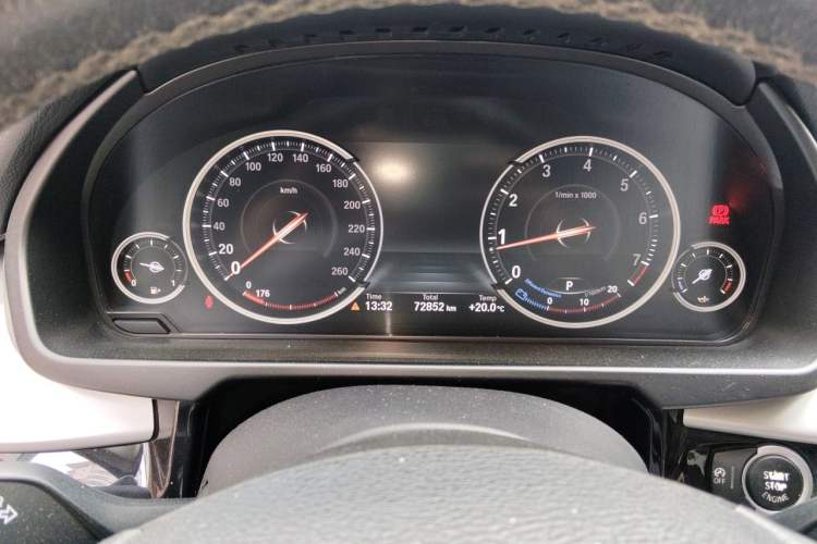 Used BMW X5  Odometer Close Up