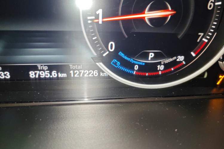Used BMW X5 2017 xDrive35i Standard Model U.S. Specification Odometer Close Up