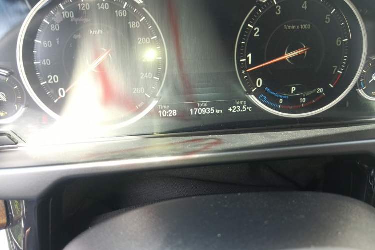 Used BMW X5 2017 xDrive35i Elegant Edition Odometer Close Up