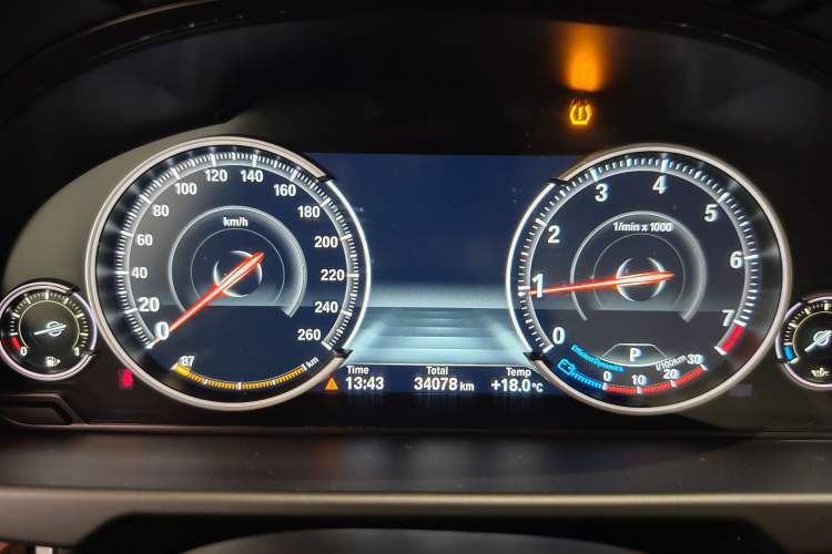 Used BMW X5 2017 xDrive35i Elegant Edition Odometer Close Up