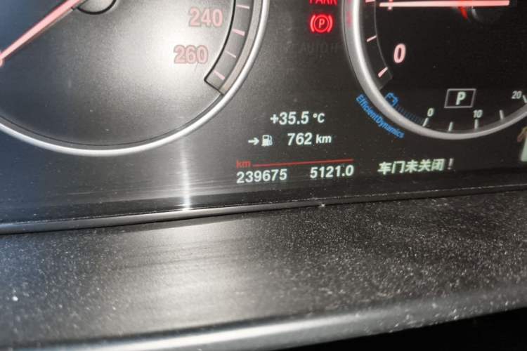 Used BMW X5 2017 xDrive35i Middle East Odometer Close Up