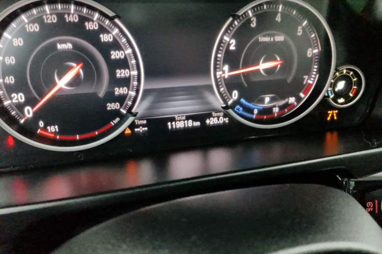 Used BMW X5  Odometer Close Up