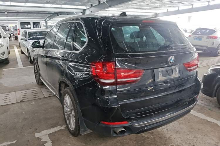 Used BMW X5 2017 xDrive28i Rear Left 45 Deg