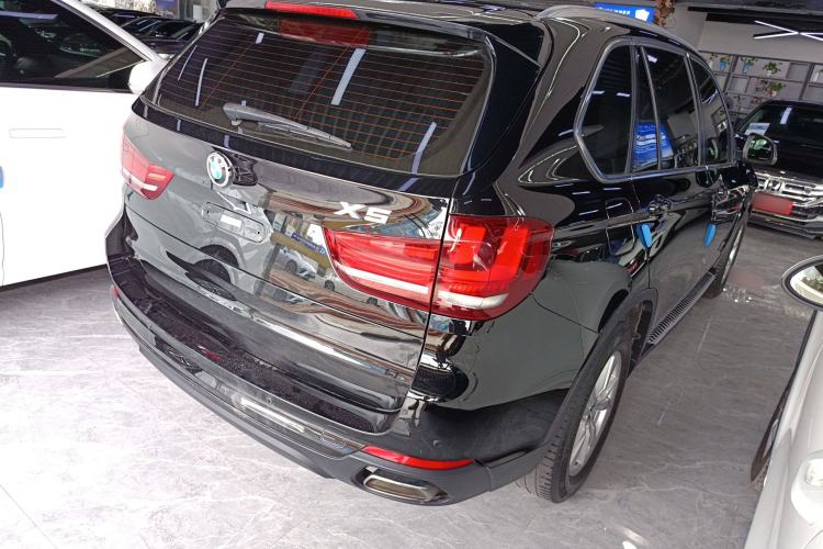 Used BMW X5 2017 xDrive35i Middle East Rear Right 45 Deg
