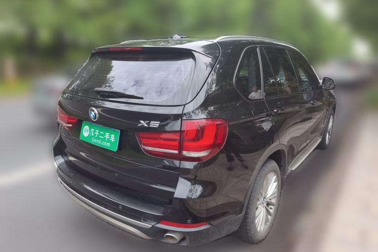 Used BMW X5 2017 xDrive35i Leading Model Rear Right 45 Deg