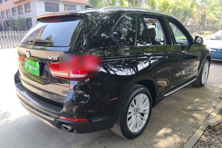 Used BMW X5 2017 xDrive35i Leading Model Rear Right 45 Deg