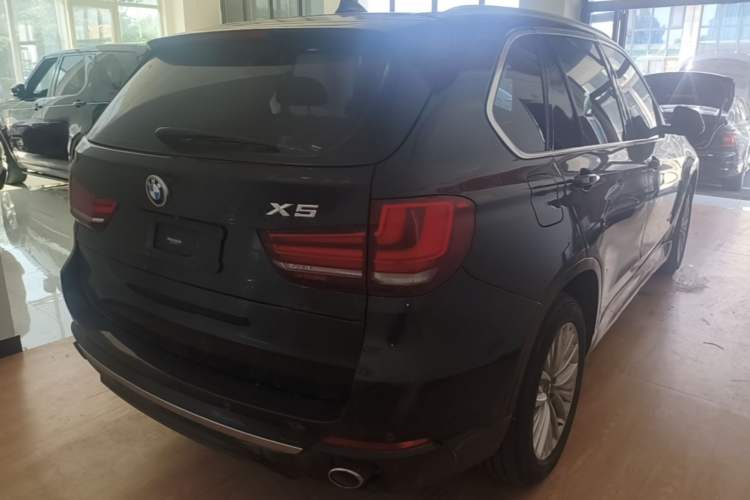 Used BMW X5 2017 xDrive28i Rear Right 45 Deg