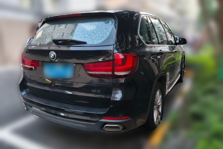 Used BMW X5 2017 xDrive35i Middle East Rear Right 45 Deg