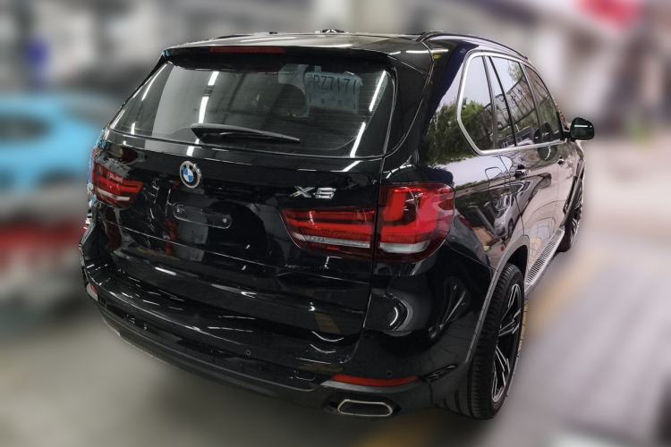 Used BMW X5  Rear Right 45 Deg
