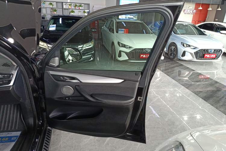 Used BMW X5 2017 xDrive35i Middle East Right Front Door Interior