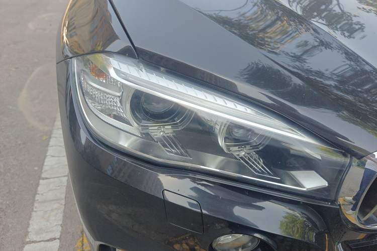 Used BMW X5 2017 xDrive28i Right Front Headlight