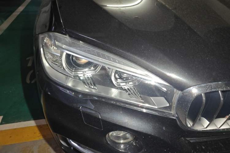Used BMW X5 2017 xDrive28i Right Front Headlight