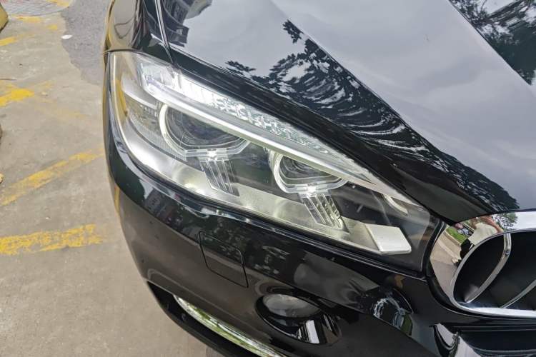 Used BMW X5 2017 xDrive28i Right Front Headlight