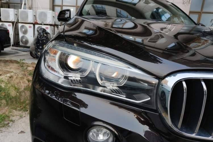 Used BMW X5 2017 xDrive28i Right Front Headlight