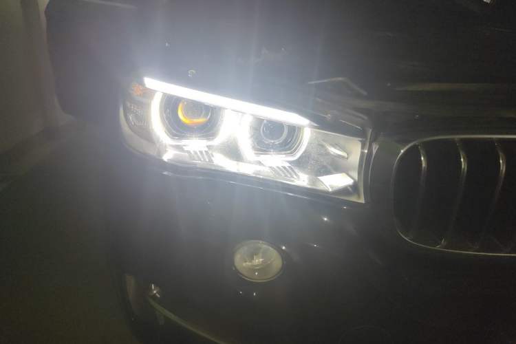 Used BMW X5 2017 xDrive28i Right Front Headlight