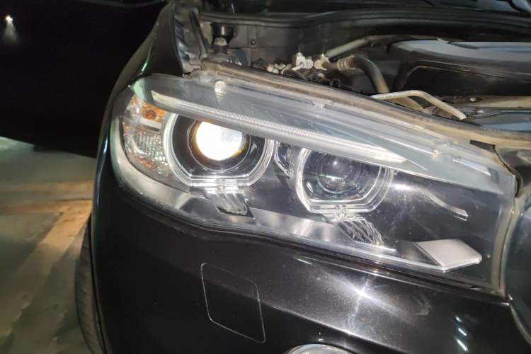Used BMW X5 2017 xDrive28i Right Front Headlight