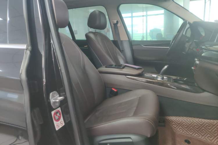 Used BMW X5 2017 xDrive35i Elegant Edition Right Front Seat