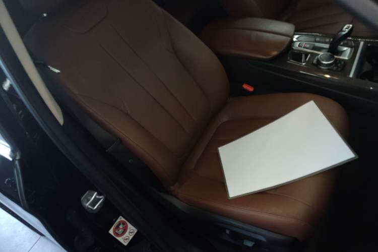 Used BMW X5 2017 xDrive35i Premium Luxury Middle East Right Front Seat