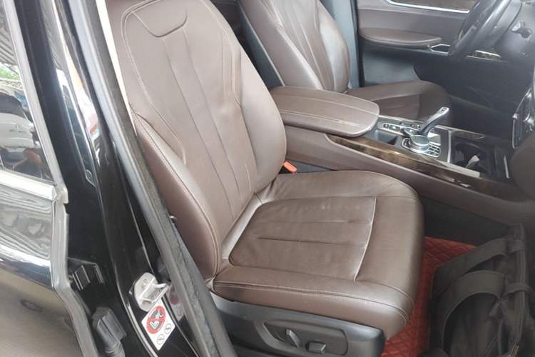 Used BMW X5 2017 xDrive28i Right Front Seat