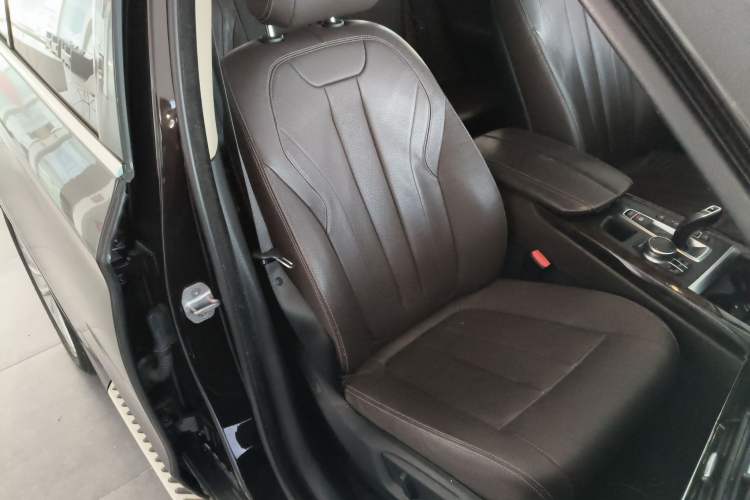 Used BMW X5 2017 xDrive28i Right Front Seat