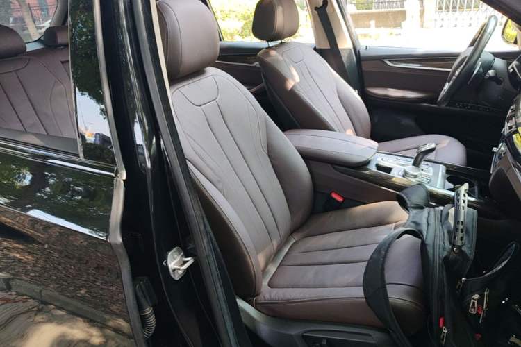 Used BMW X5 2017 xDrive35i Leading Model Right Front Seat