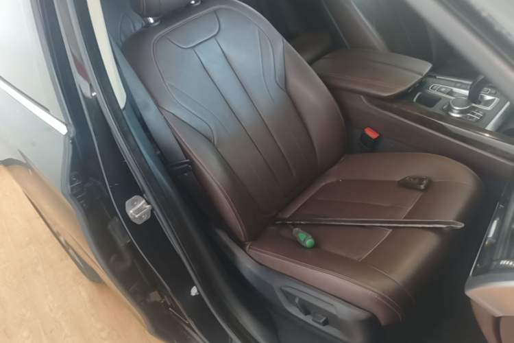 Used BMW X5 2017 xDrive28i Right Front Seat