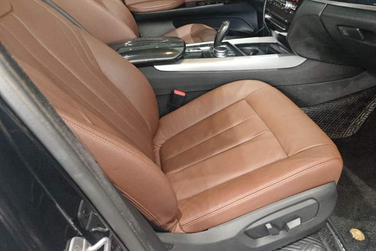 Used BMW X5 2017 xDrive35i Middle East Right Front Seat