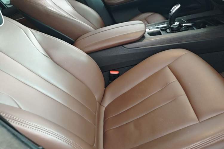 Used BMW X5 2017 xDrive35i Standard Model U.S. Specification Right Front Seat