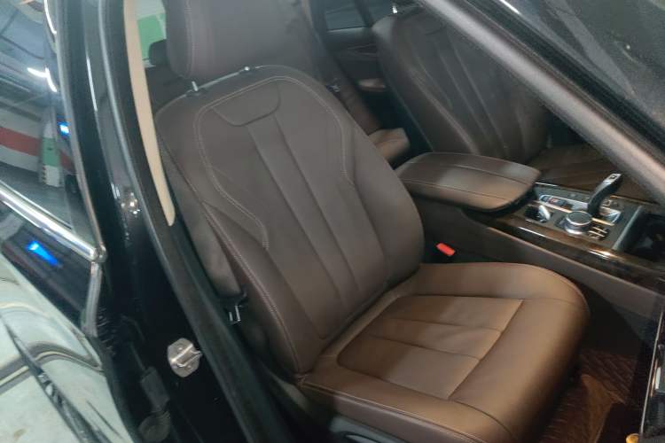 Used BMW X5 2017 xDrive35i Elegant Edition Right Front Seat